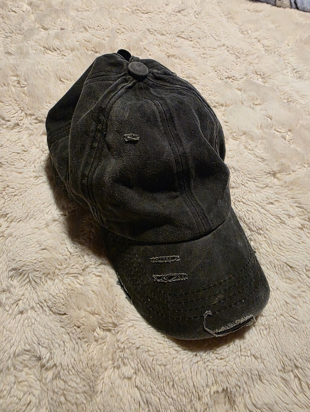 CC Ponytail Hat Black Distressed
